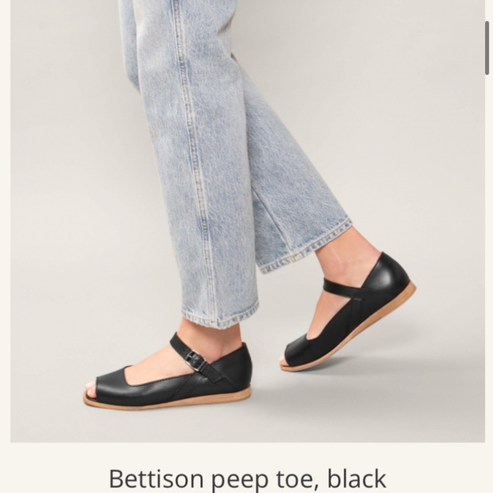 Wilder brand Bettison Peep Toe Mary Janes, Black, Size 9